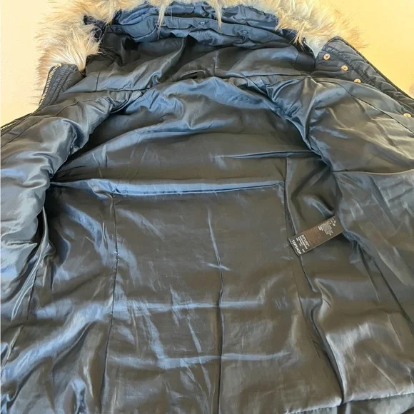 Topshop bomber with huge faux fur hood! - Picture 5 of 8